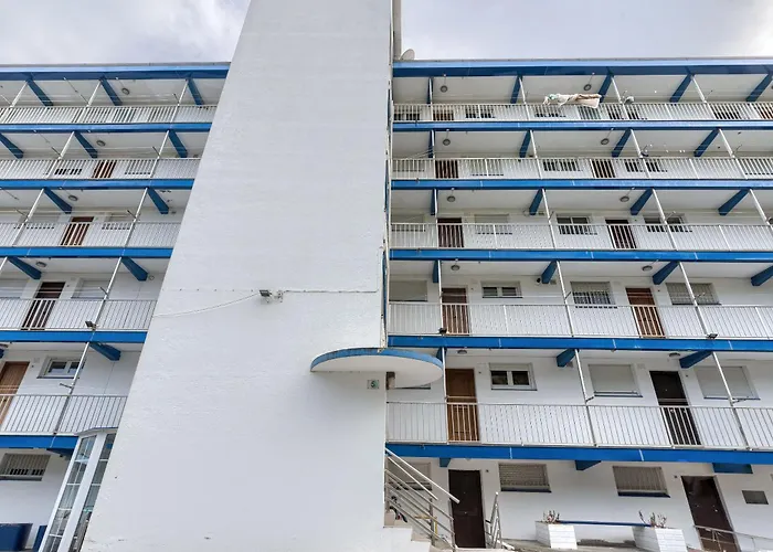 Coast & View Parking Bakio