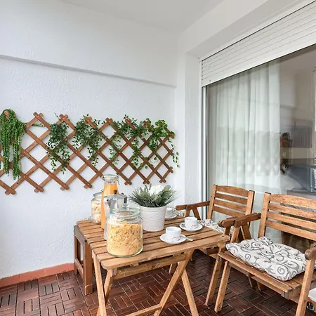 Coast & View Parking *